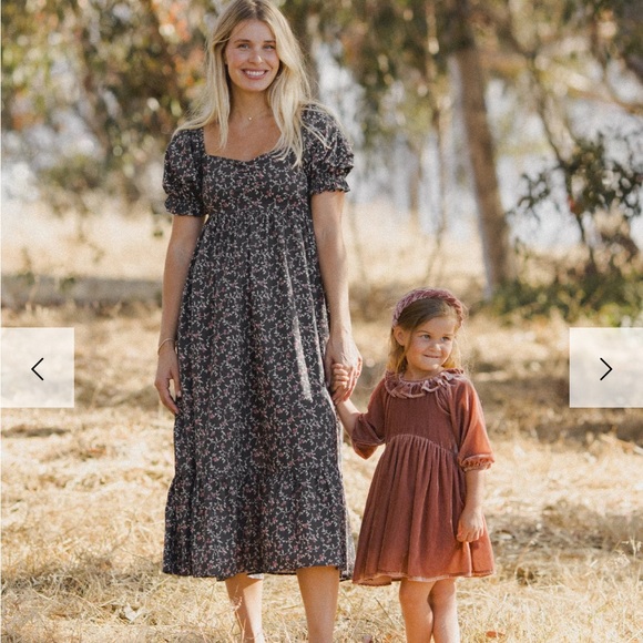 Chic Floral Maxi Dress - Picture 12 of 12